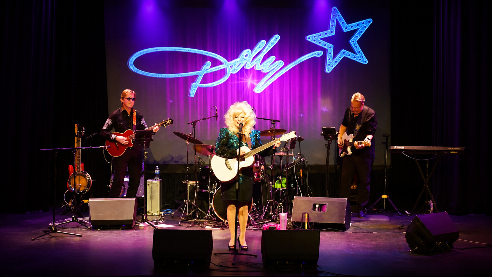 Daphne as Dolly Parton